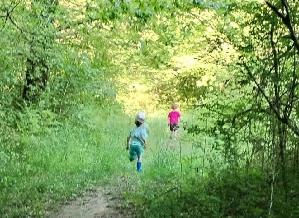 Enfants au printemps