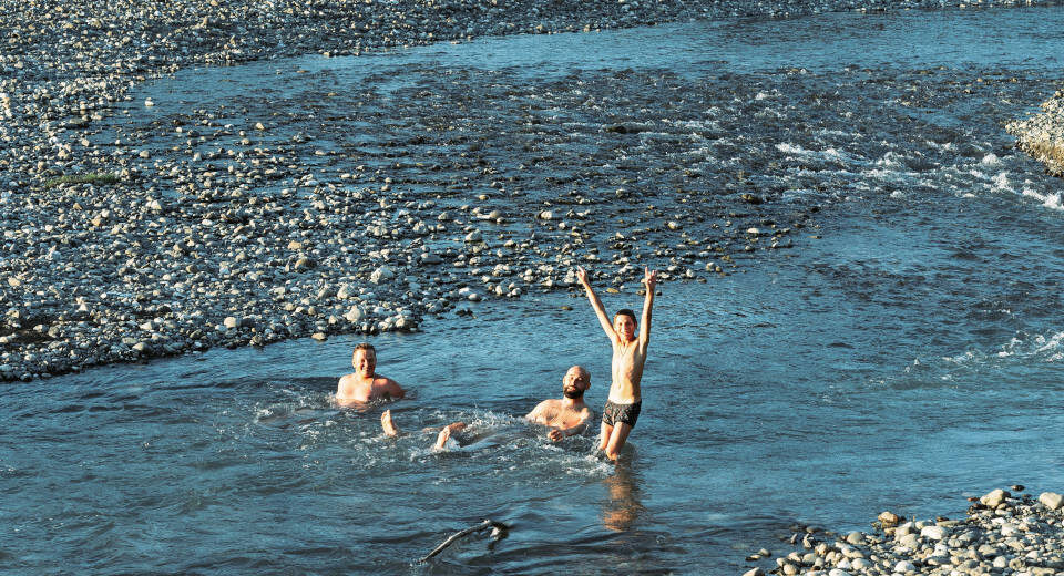Baignade dans la rivière